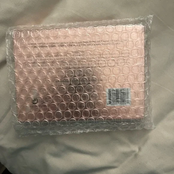 ACE BEAUTÉ GLOW ESSENTIALS HIGHLIGHTER PALETTE NEW - Picture 3 of 9